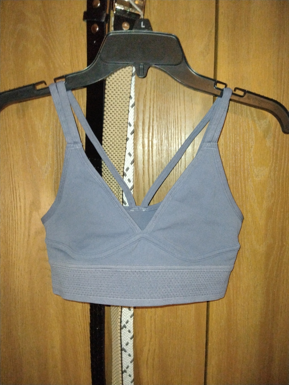 Fabletics Dusty Gray V‑Neck Strappy Sports Bra- Sm